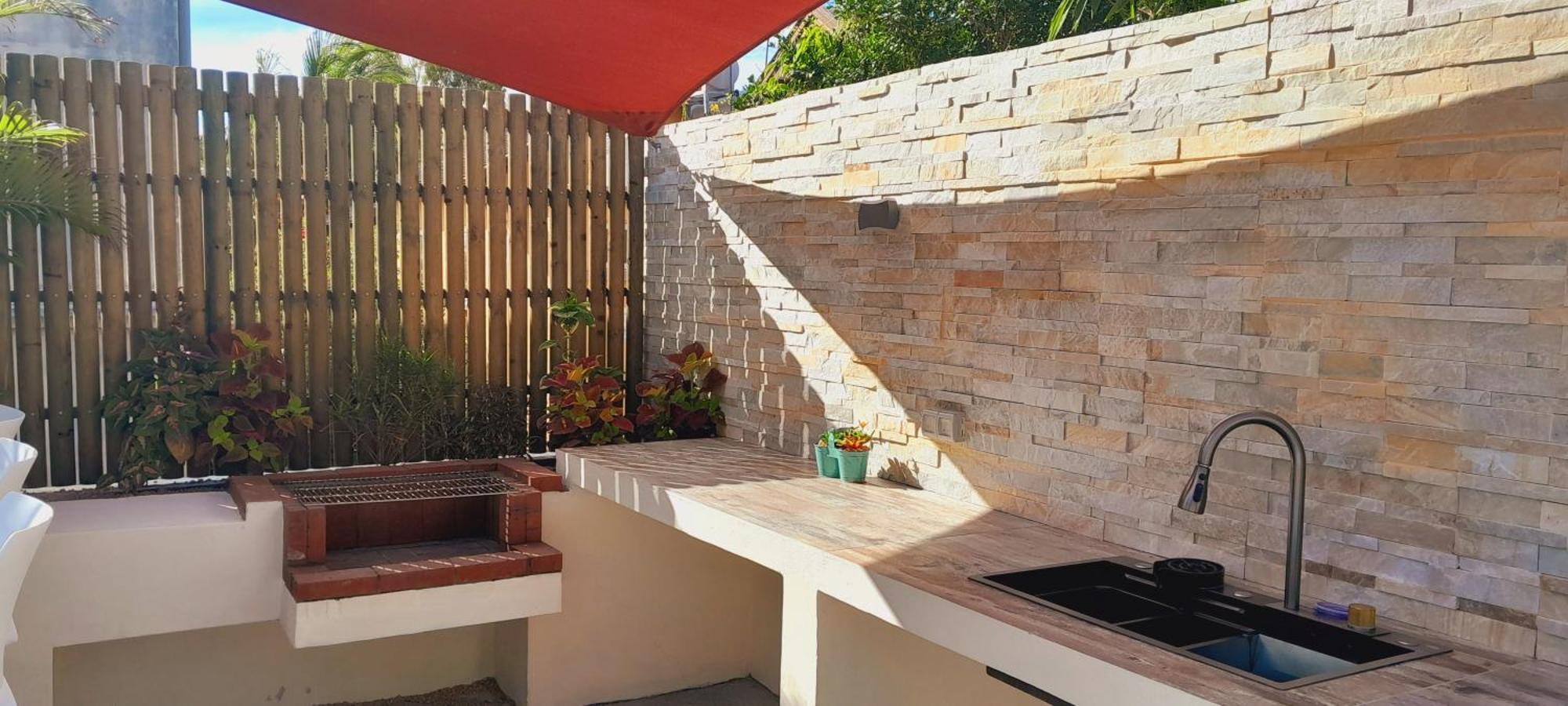 Apartamento Lakaz Del Sol - Modern And Elegant With Luxurious Garden, Pool And Barbecue Area - Tourism Permit Certified