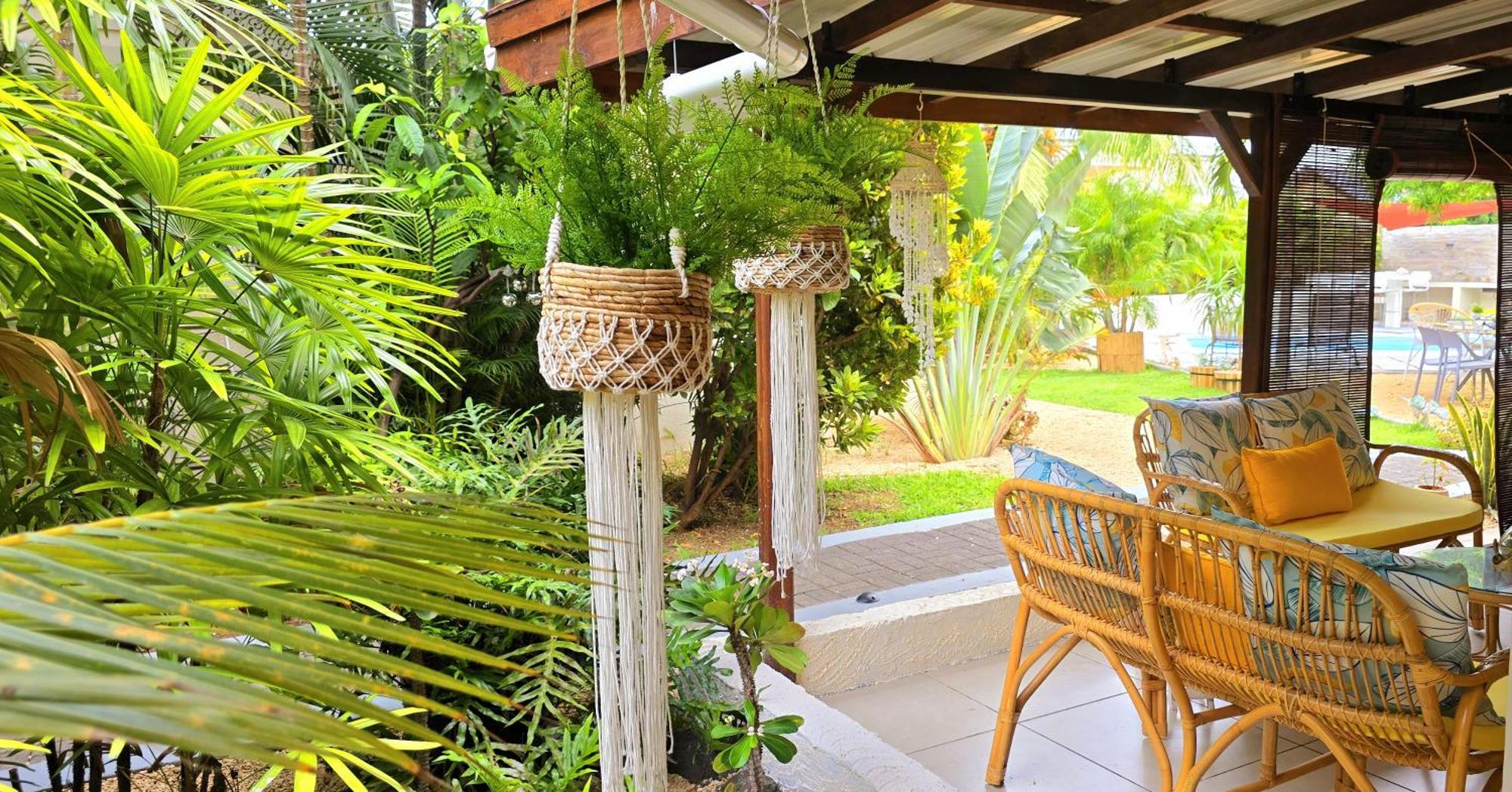 Lakaz Del Sol - Modern And Elegant With Luxurious Garden, Pool And Barbecue Area - Tourism Permit Certified Apartamento