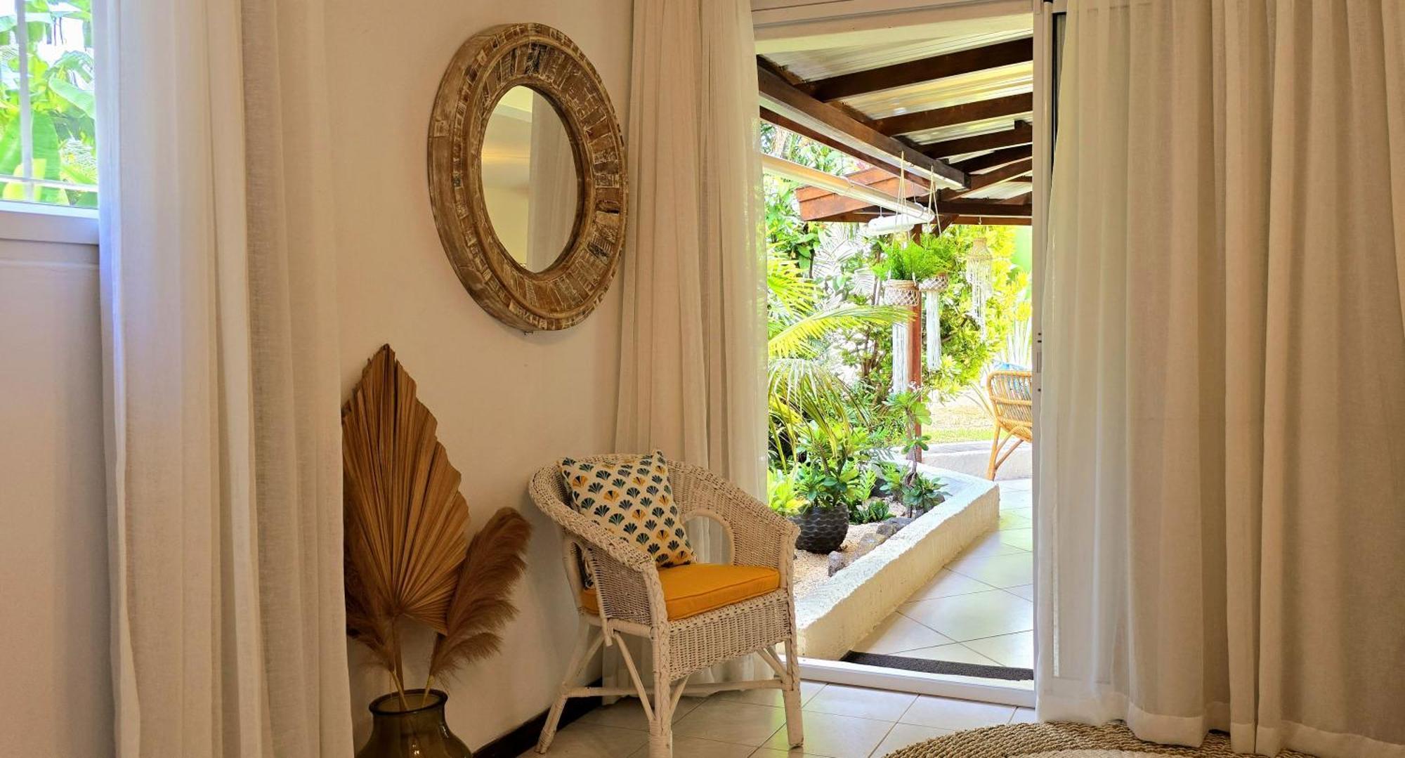 Apartamento Lakaz Del Sol - Modern And Elegant With Luxurious Garden, Pool And Barbecue Area - Tourism Permit Certified