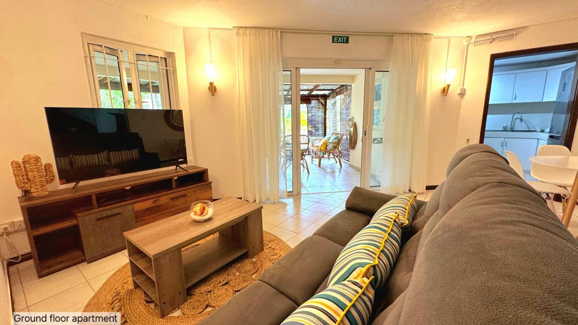 Apartamento Lakaz Del Sol - Modern And Elegant With Luxurious Garden, Pool And Barbecue Area - Tourism Permit Certified *