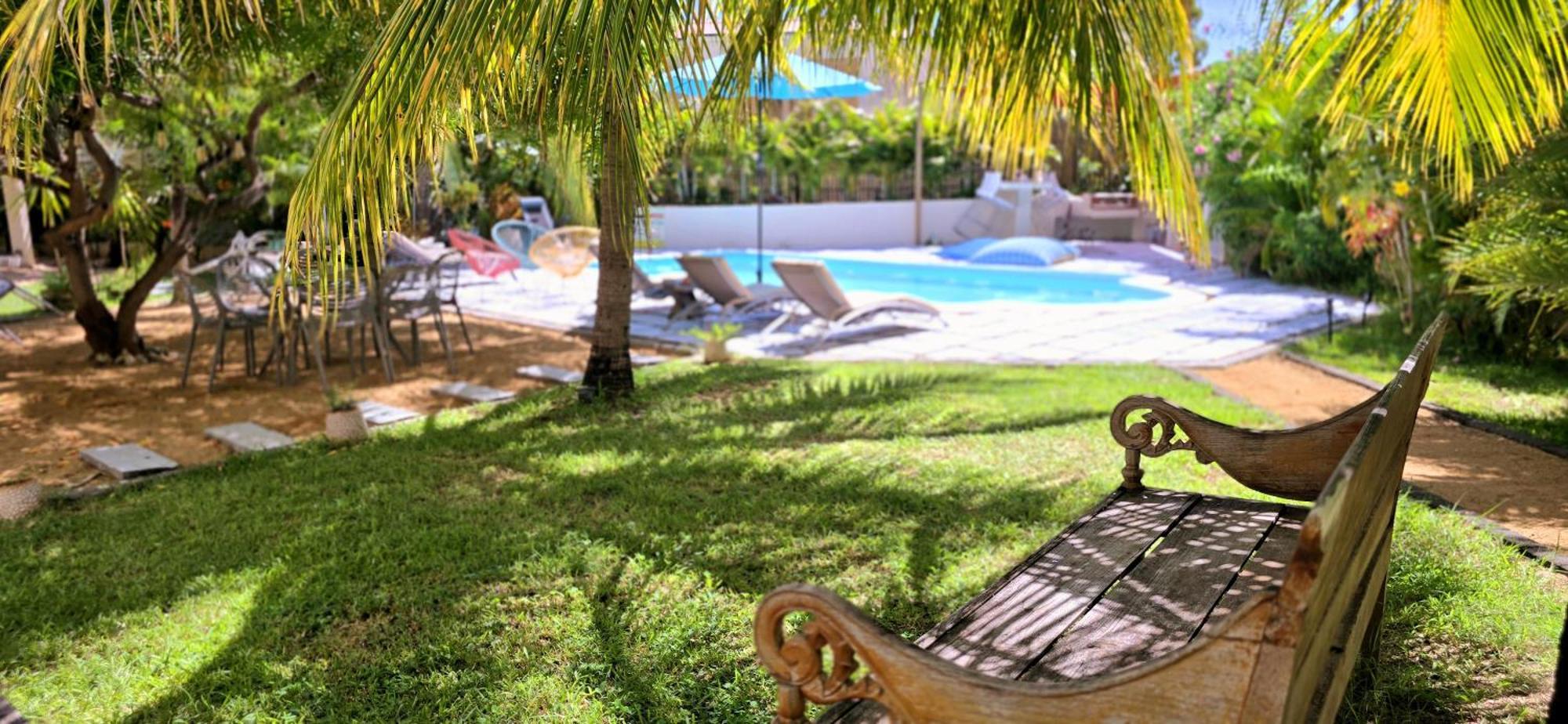Lakaz Del Sol - Modern And Elegant With Luxurious Garden, Pool And Barbecue Area - Tourism Permit Certified