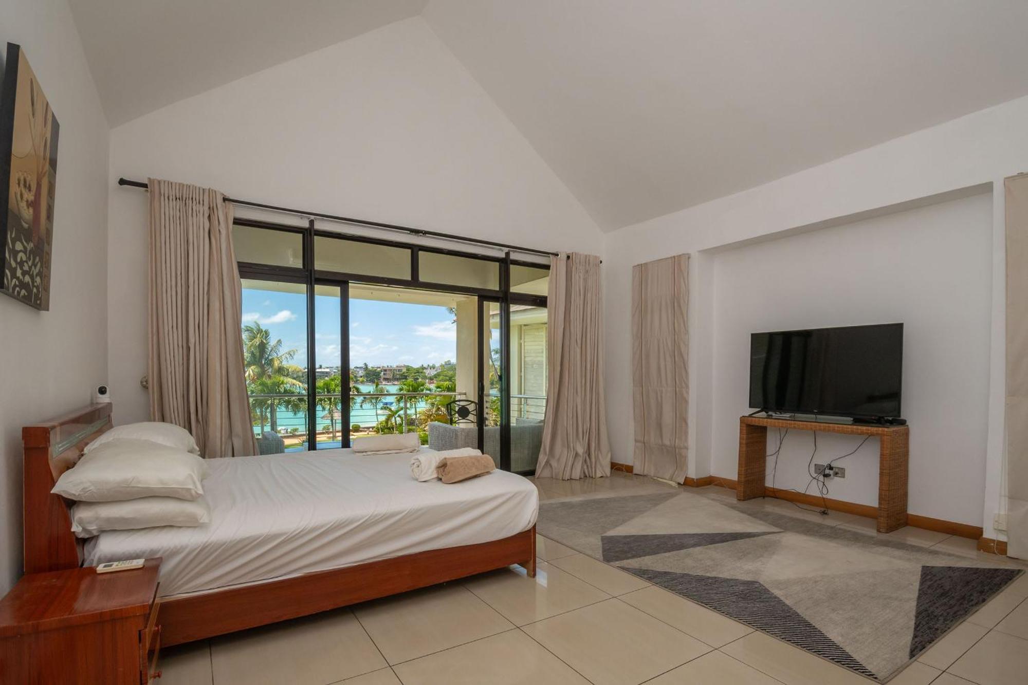 4- Bedroom Beachfront Pousada