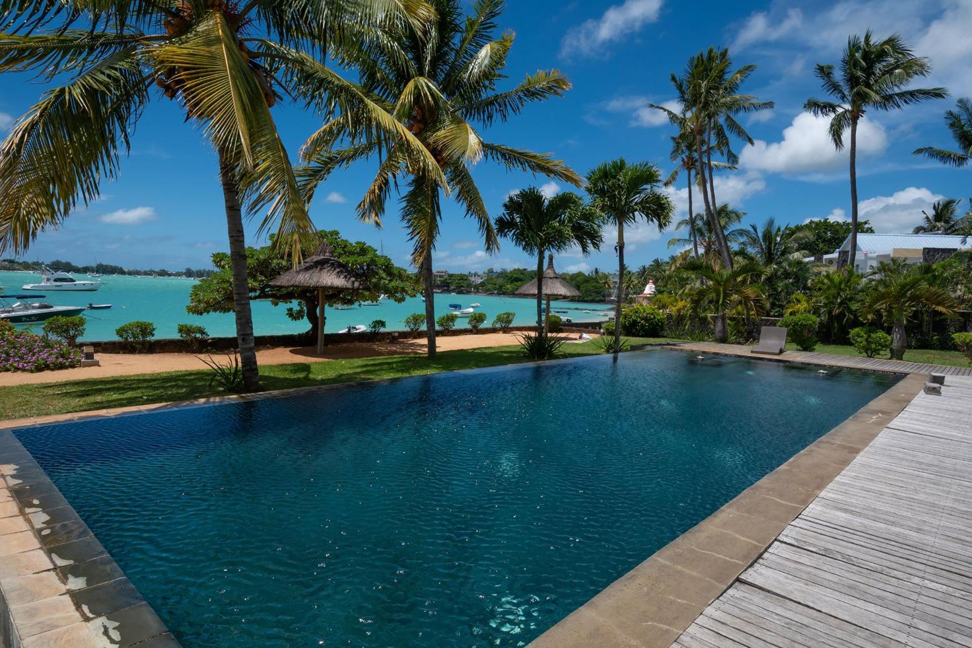 4- Bedroom Beachfront Pousada