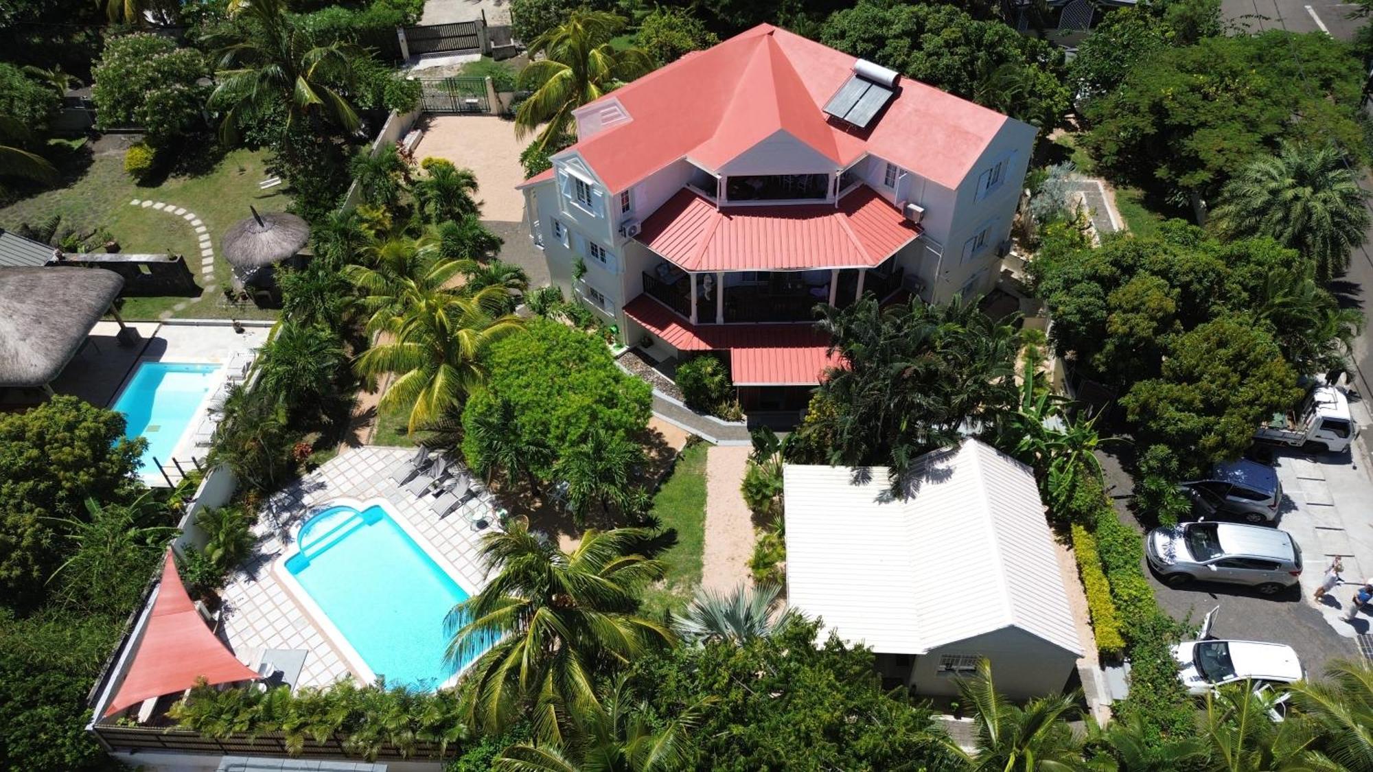 Lakaz Del Sol - Modern And Elegant With Luxurious Garden, Pool And Barbecue Area - Tourism Permit Certified Apartamento