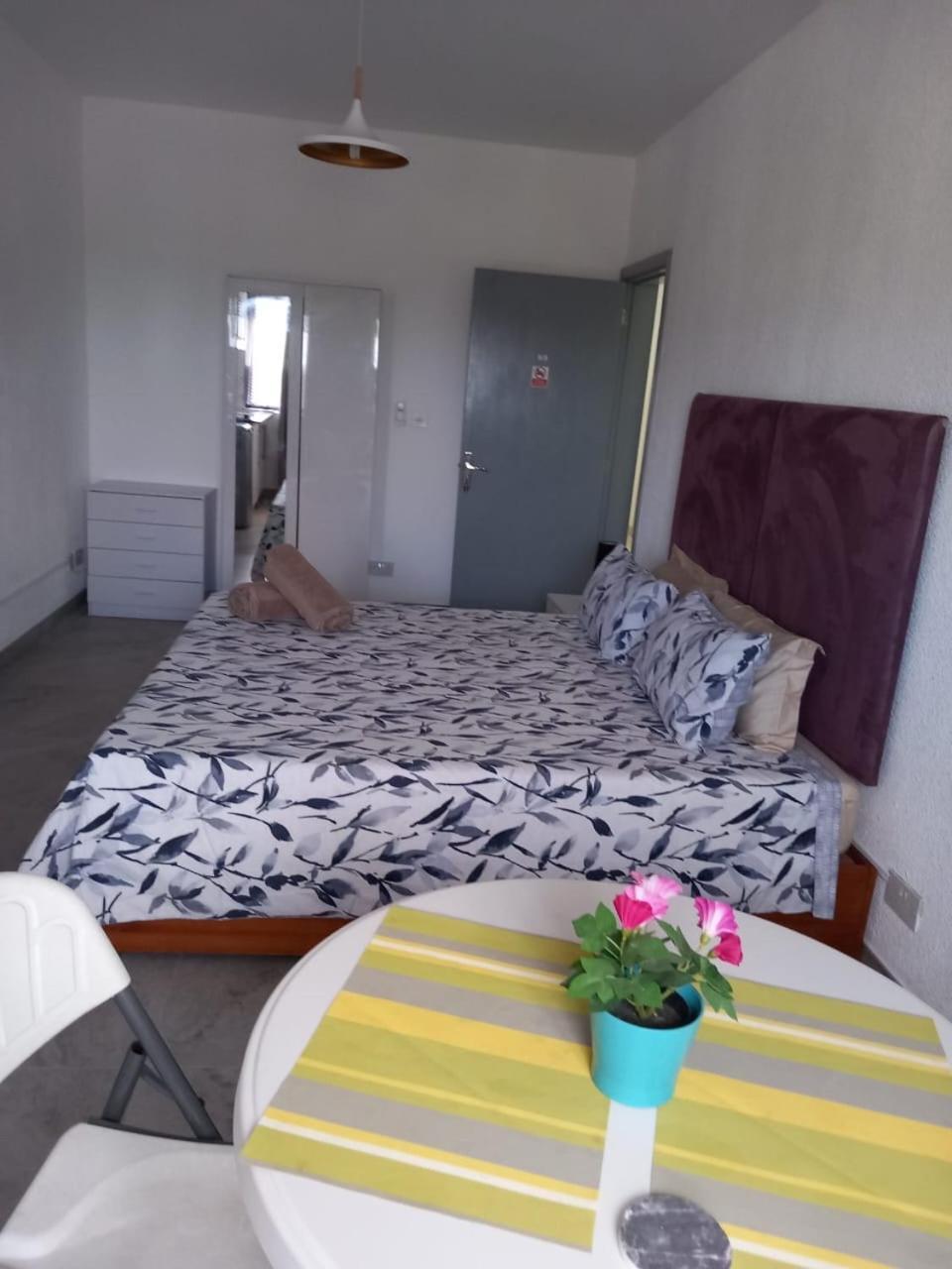 Apartment Ibis Tourist 1 *