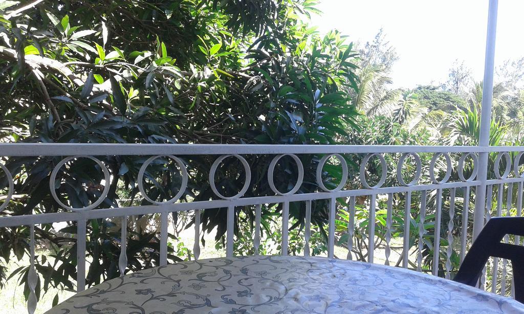 Les Badamiers Holiday home *