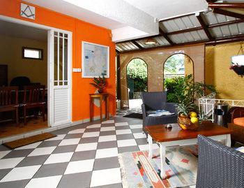 Seapoint Hotel 2*