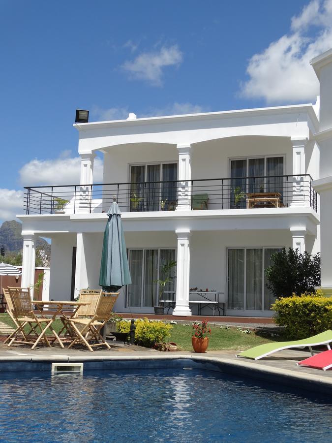 Mauricia Villa