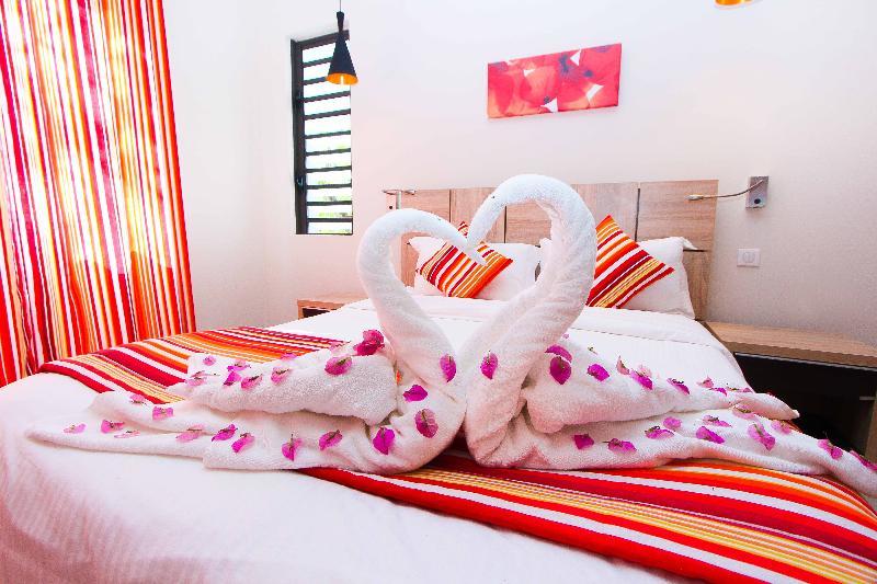 Nitzana Residences & Restaurant Apartment Pereybere Beach