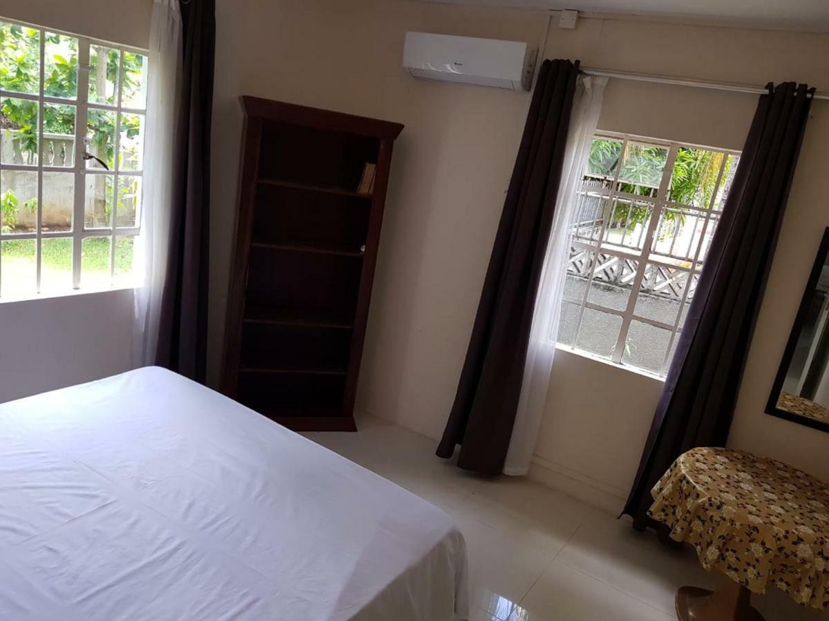 Les Badamiers Holiday home