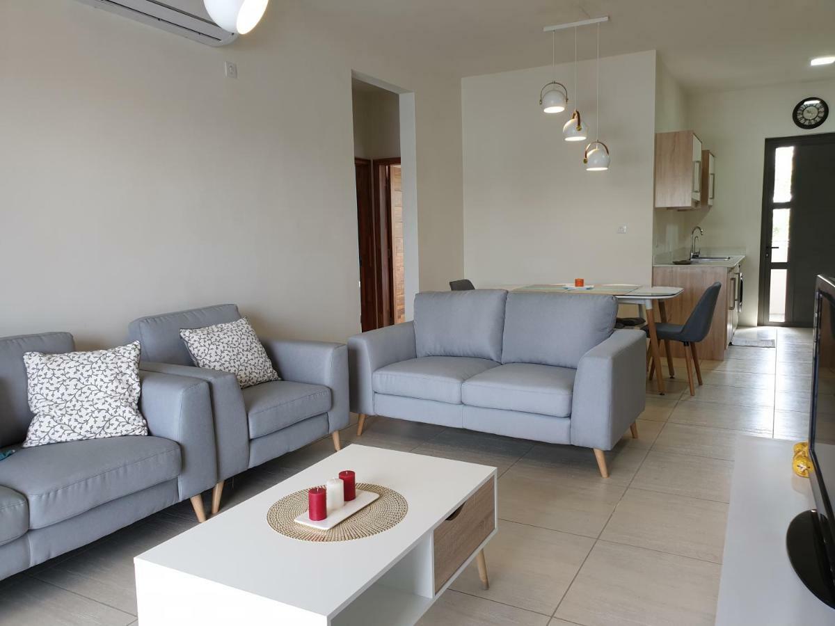 Apartment Westwood Luxury Penthouse With Private Roof Ref 15847 Flic en Flac