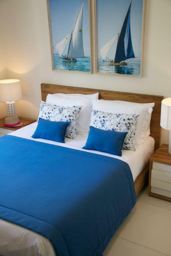 Summer Breeze Beachfront Luxury Apartment