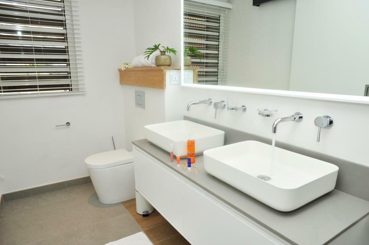Obiches Luxury Beachfront Trou-aux-biches Apartment