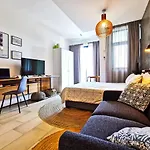 Avya\'S Studio 113 At Ebene Square, Ebene