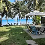 Fantastic Spacious Beachfront Villavacances