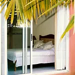 Lovely Beachfront Boutique Apartment