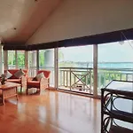Beachfront Penthouse With Panoramic Ocean View