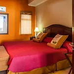 Villas Caroline Beach Hotel