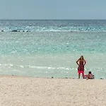 Villas Caroline Beach Hotel