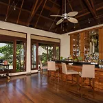 Shanti Maurice Resort & Spa
