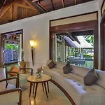 Shanti Maurice Resort & Spa