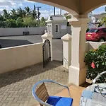 Montagu Apartment