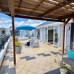 Dove Court Penthouse, Flic En Flac