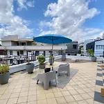 Dove Court Penthouse, Flic En Flac