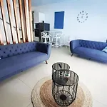 3Bed Villa With Private Pool And Rooftop With A Sea View In Flic-En-Flac, Mauritius