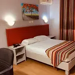 Champ De Mars B&B