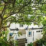 La Villa Allamanda