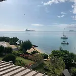 Luxury Beachfront Villa With Private Pool - Jolly\'S Rock