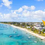 Caro\'S Beachfront