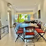 A Beachfront Haven - Ocean Point B2