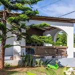 Sea La Vie - Holiday Home
