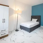 O\'Beach Boutique Studios