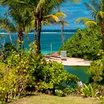 Stunning Belle Mare Beachfront Luxury Apartment