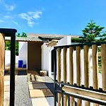 Sea La Vie - Holiday Home