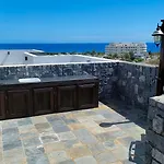 Deluxe Ocean View Penthouse With Private Roof Deck