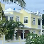 Villa Bella Charming Beachfront Guesthouse