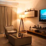 Luxurious 3-Bedroom Apt With Sea Views - Sd10