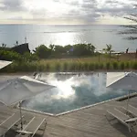 Beachfront Apartment Ocean Point