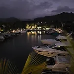 L\'Estuaire Seafront Apartment Black River