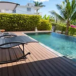 Twakila Sunset Suites