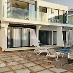 Villa Piedanlo, Pool And Beach Front Gf & Ff