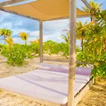 Azuri Apartment With Beach, Pools, Gym, Golf, Shops, Restaurants, Spa, Boat Activities, Tennis &Paddle Court, Kids Corner