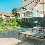 Ocean Legend - Tamarina Beach