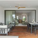 Luxury Apartment With Private Pool By Sealodge