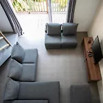 Sunny Two Bedroom Loft - Sea Views And Pool
