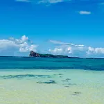Coin De Mire Luxury Beachfront Duplex